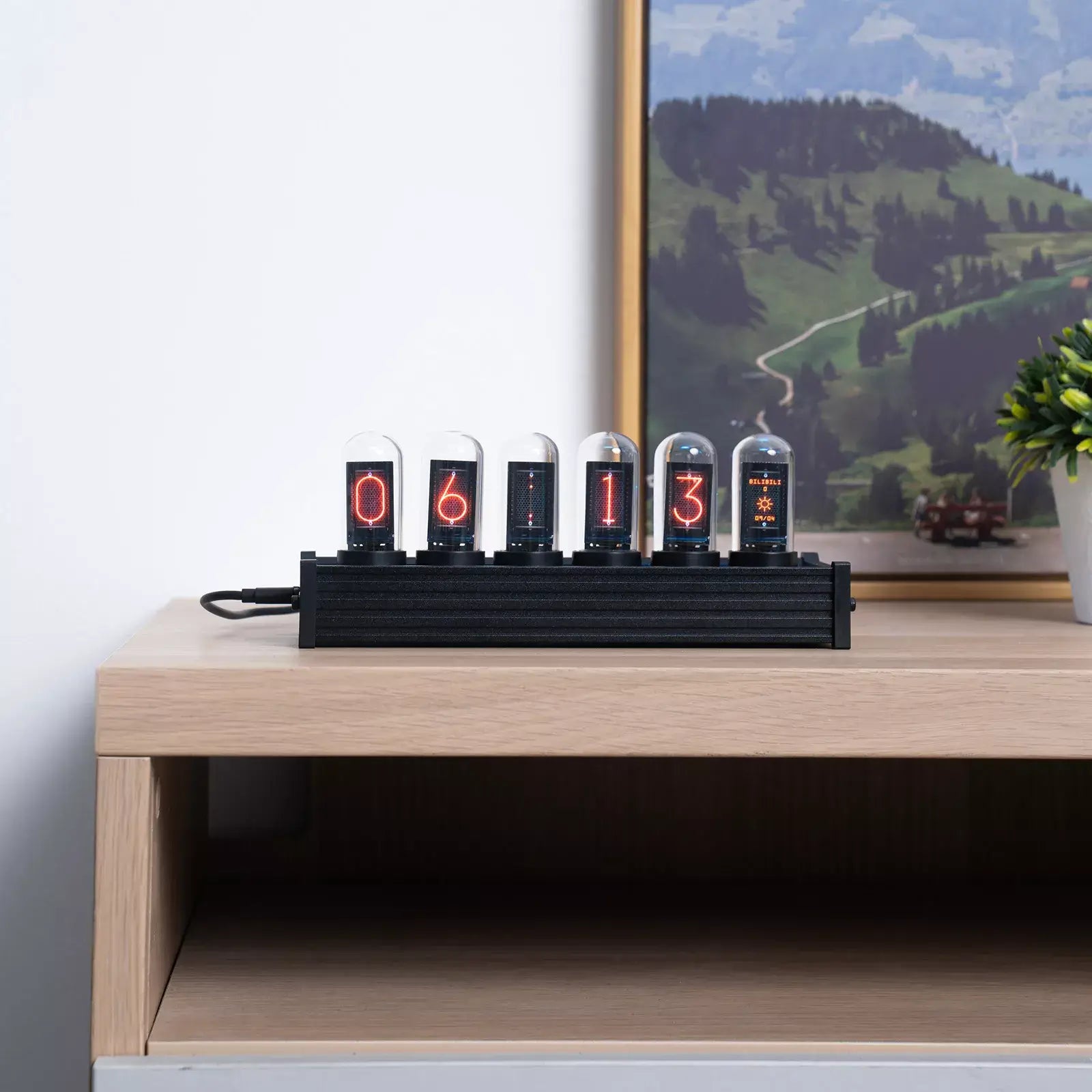xCool Elekstube Nixie Tube Clock in Cyberpunk & Vintage Decor with Mood Lighting