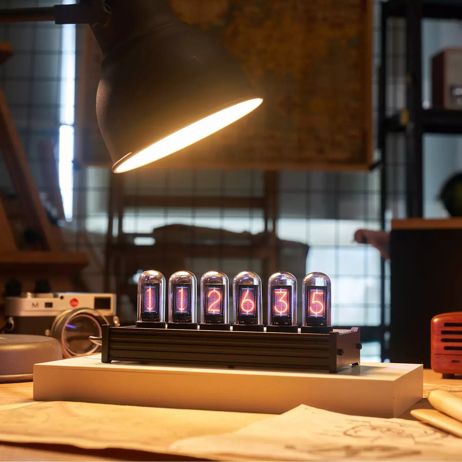 xCool Elekstube Nixie Tube Clock in Cyberpunk & Vintage Decor with Mood Lighting